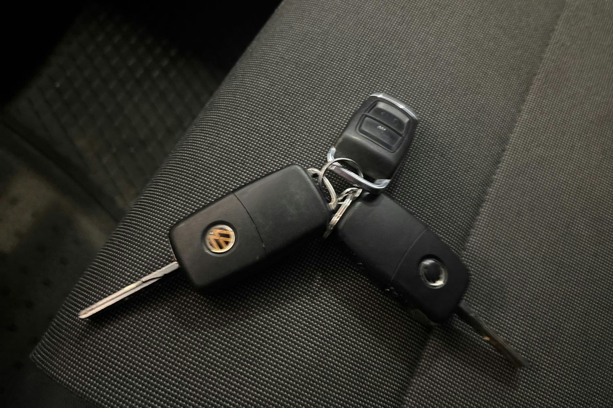 valkoinen Volkswagen Transporter 2018 kuva 19.