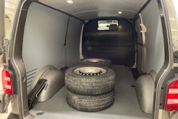 ruskea (beige) Volkswagen Transporter 2018 kuva 16.