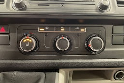 ruskea (beige) Volkswagen Transporter 2018 kuva 23.