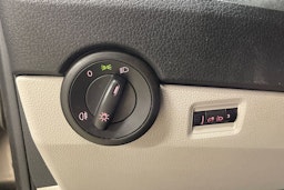 ruskea (beige) Volkswagen Transporter 2018 kuva 25.