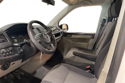valkoinen Volkswagen Transporter 2018 kuva 3.