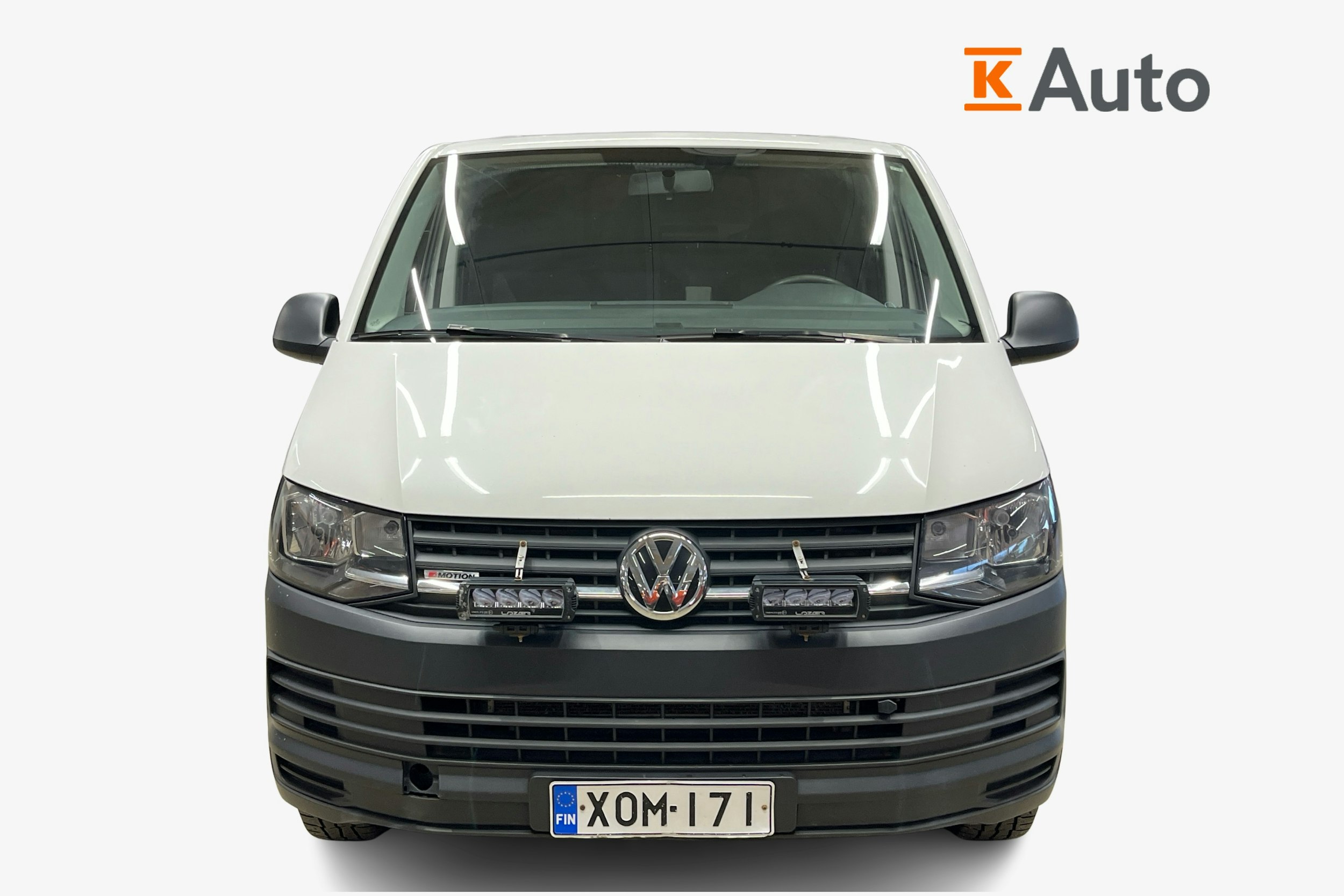 valkoinen Volkswagen Transporter 2018 kuva 4.