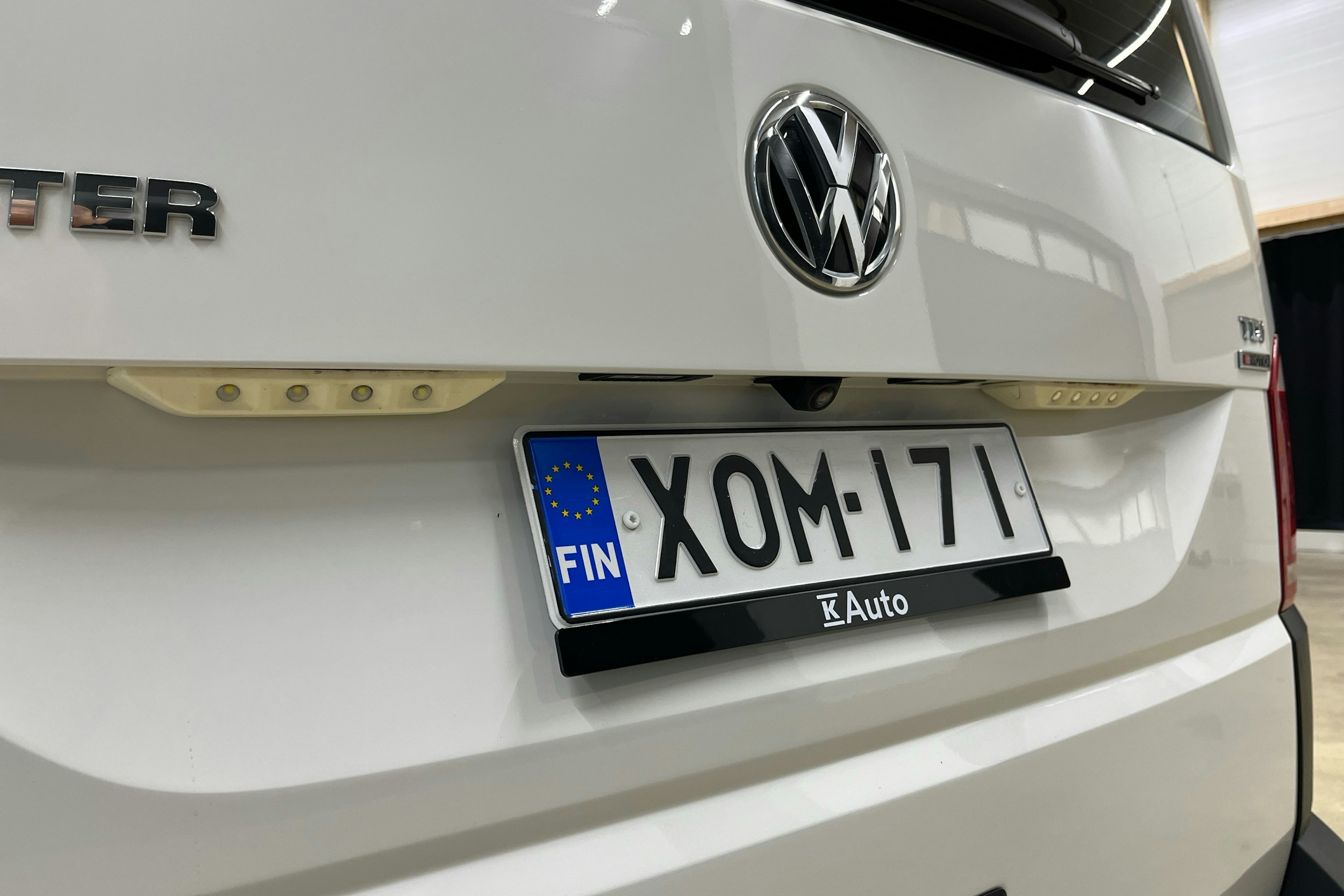 valkoinen Volkswagen Transporter 2018 kuva 27.