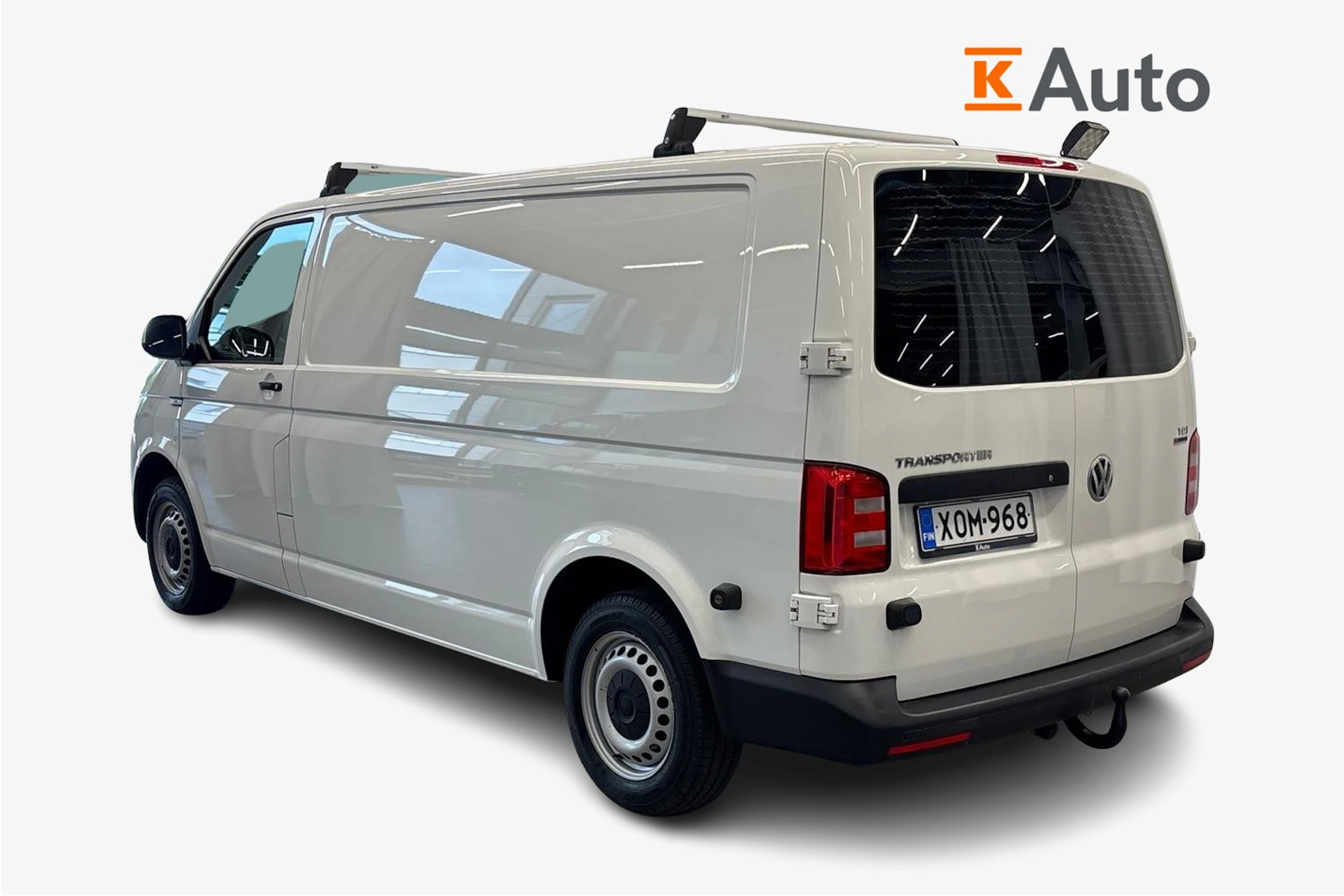 valkoinen Volkswagen Transporter 2018 kuva 2.
