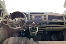 valkoinen Volkswagen Transporter 2018 kuva 7.