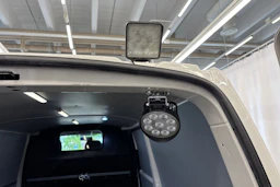 valkoinen Volkswagen Transporter 2018 kuva 19.