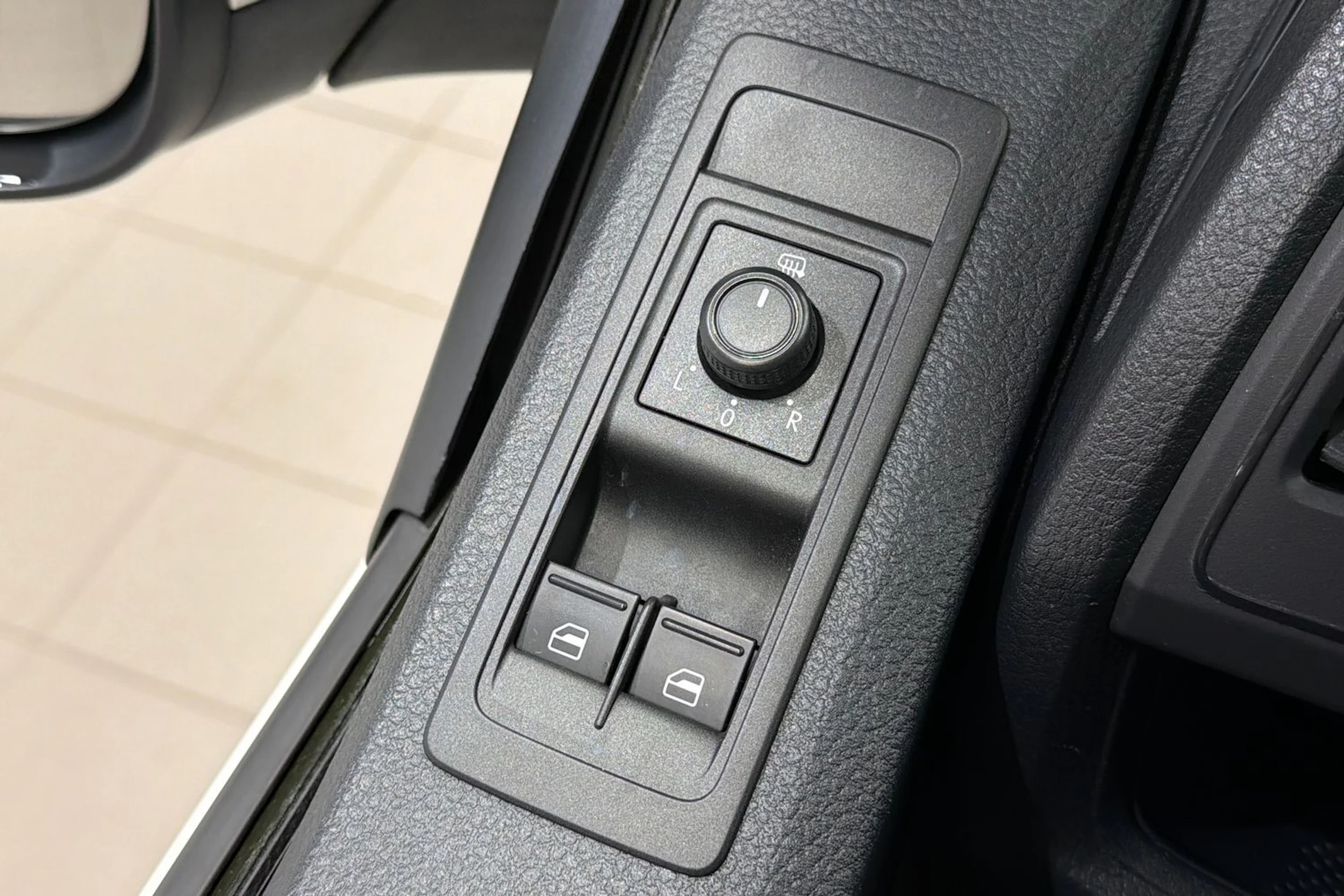valkoinen Volkswagen Transporter 2018 kuva 15.