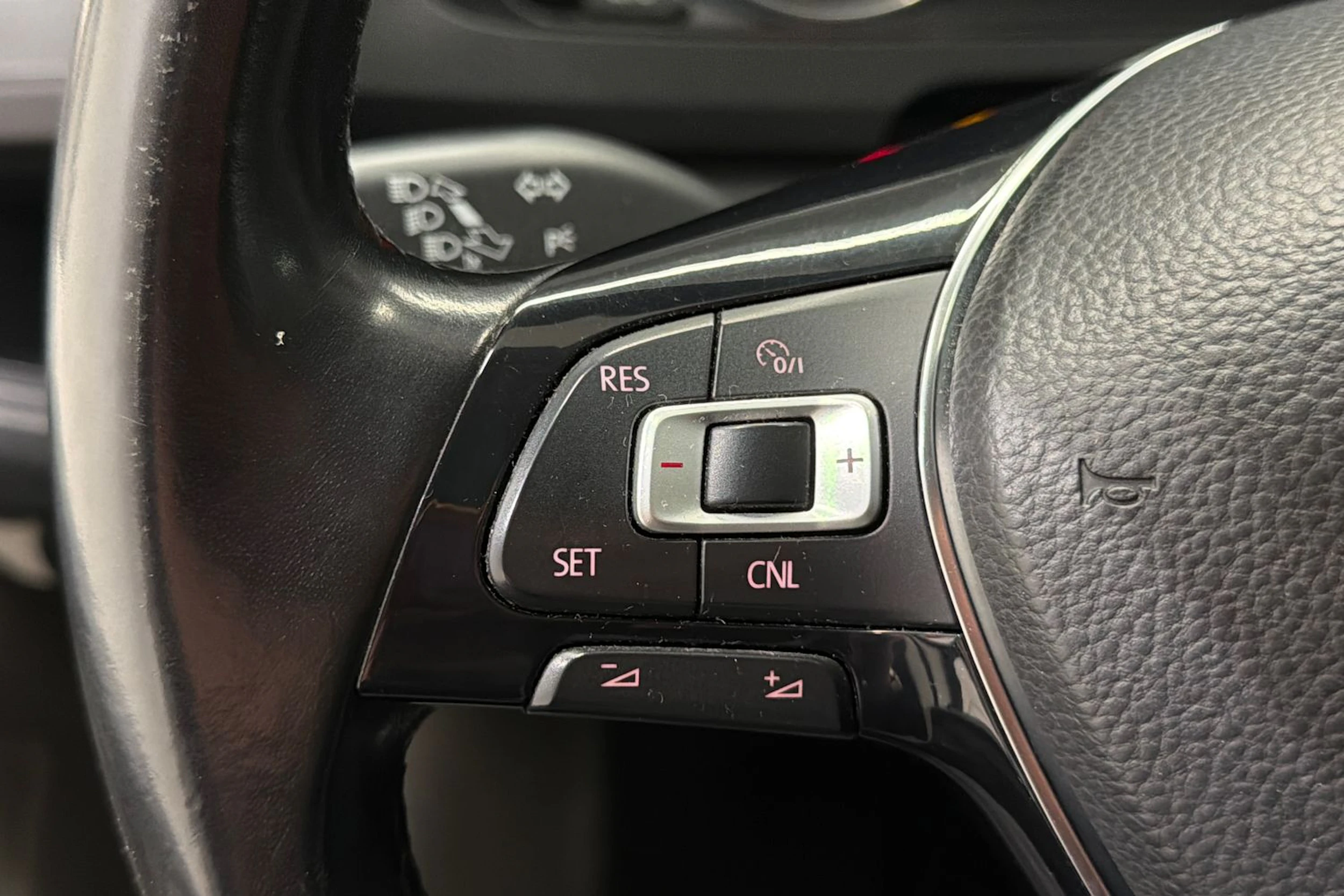 valkoinen Volkswagen Transporter 2018 kuva 17.
