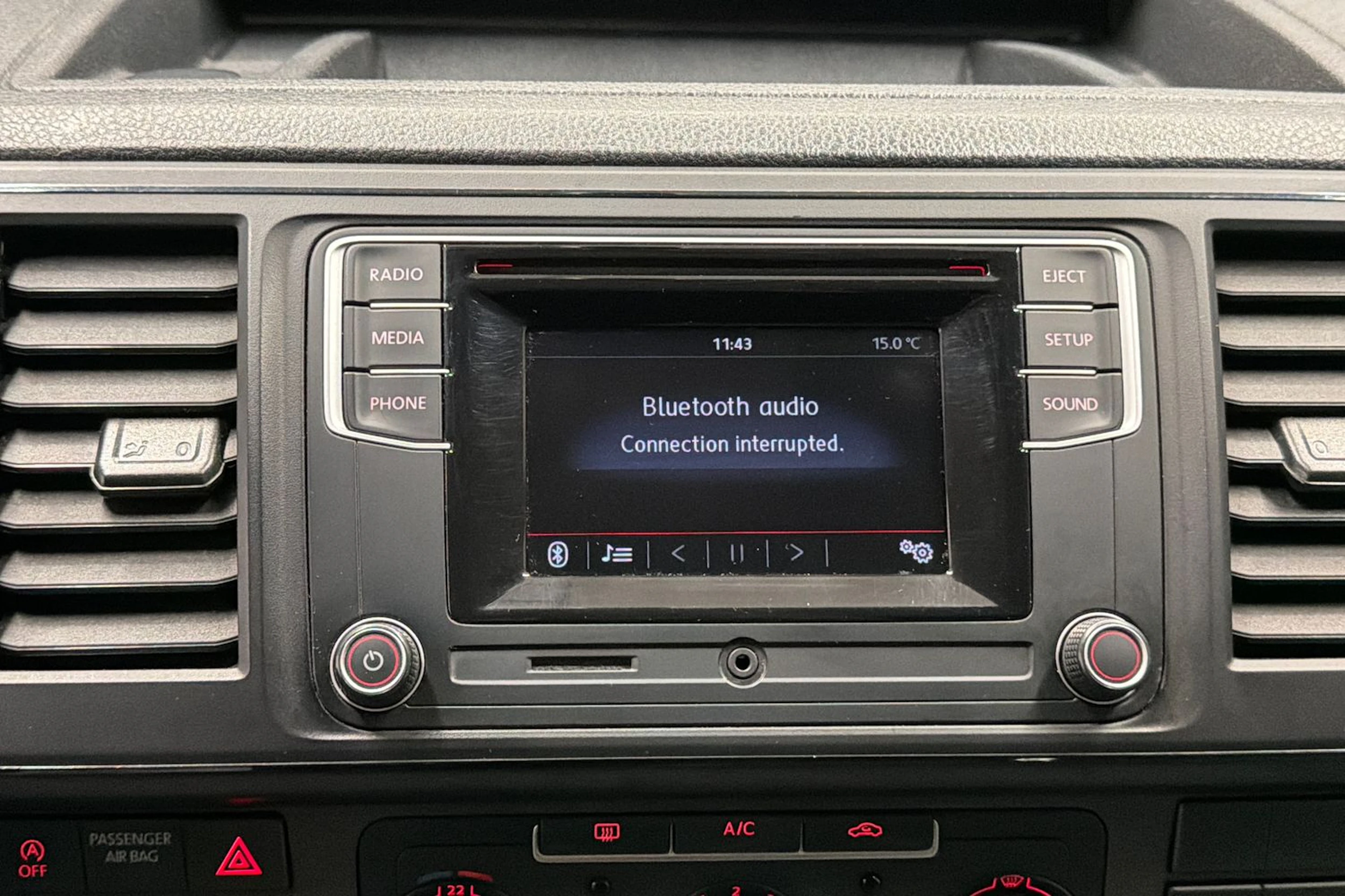 valkoinen Volkswagen Transporter 2018 kuva 19.