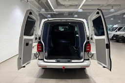 valkoinen Volkswagen Transporter 2018 kuva 27.