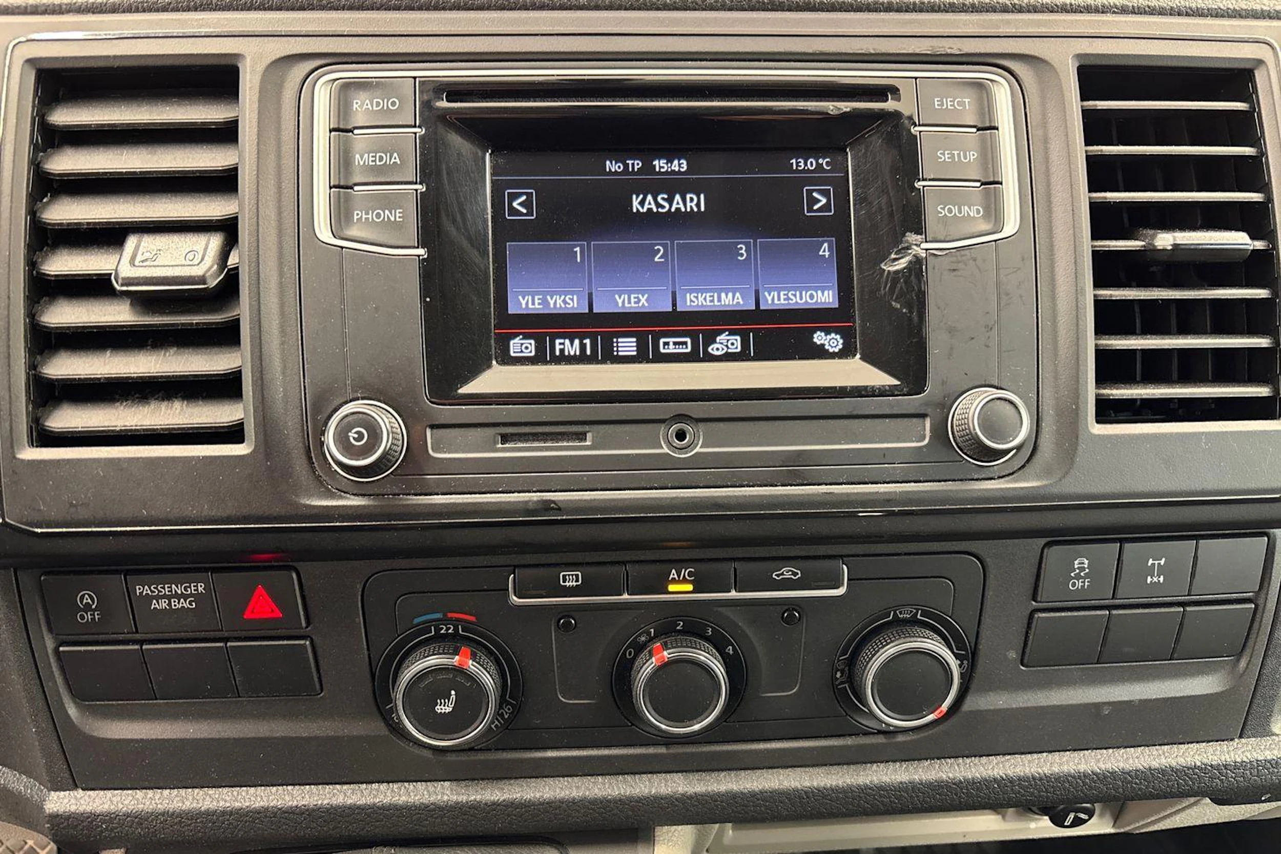 valkoinen Volkswagen Transporter 2018 kuva 7.