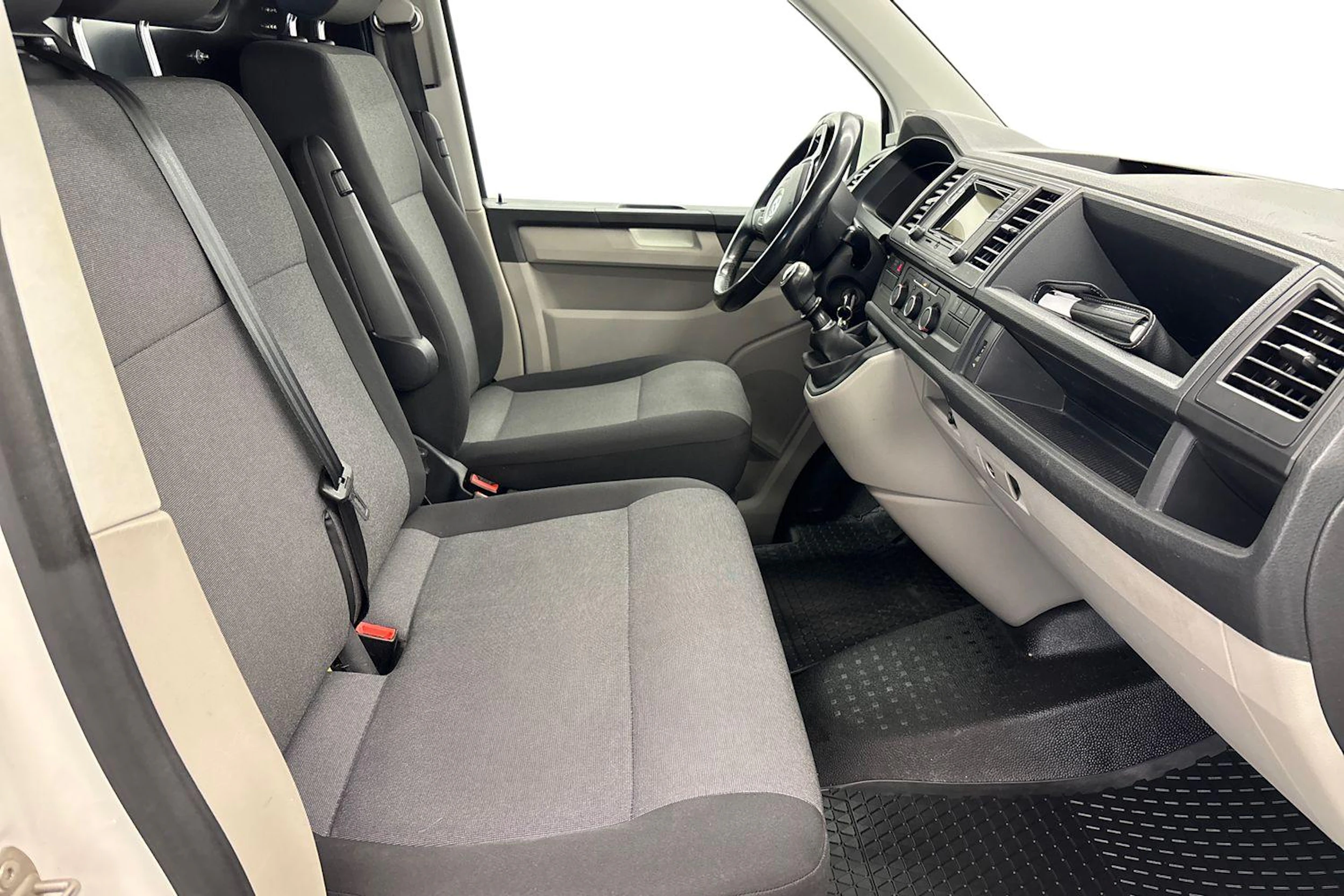 valkoinen Volkswagen Transporter 2018 kuva 8.