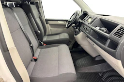 valkoinen Volkswagen Transporter 2018 kuva 8.