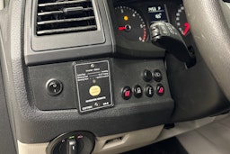 valkoinen Volkswagen Transporter 2018 kuva 14.