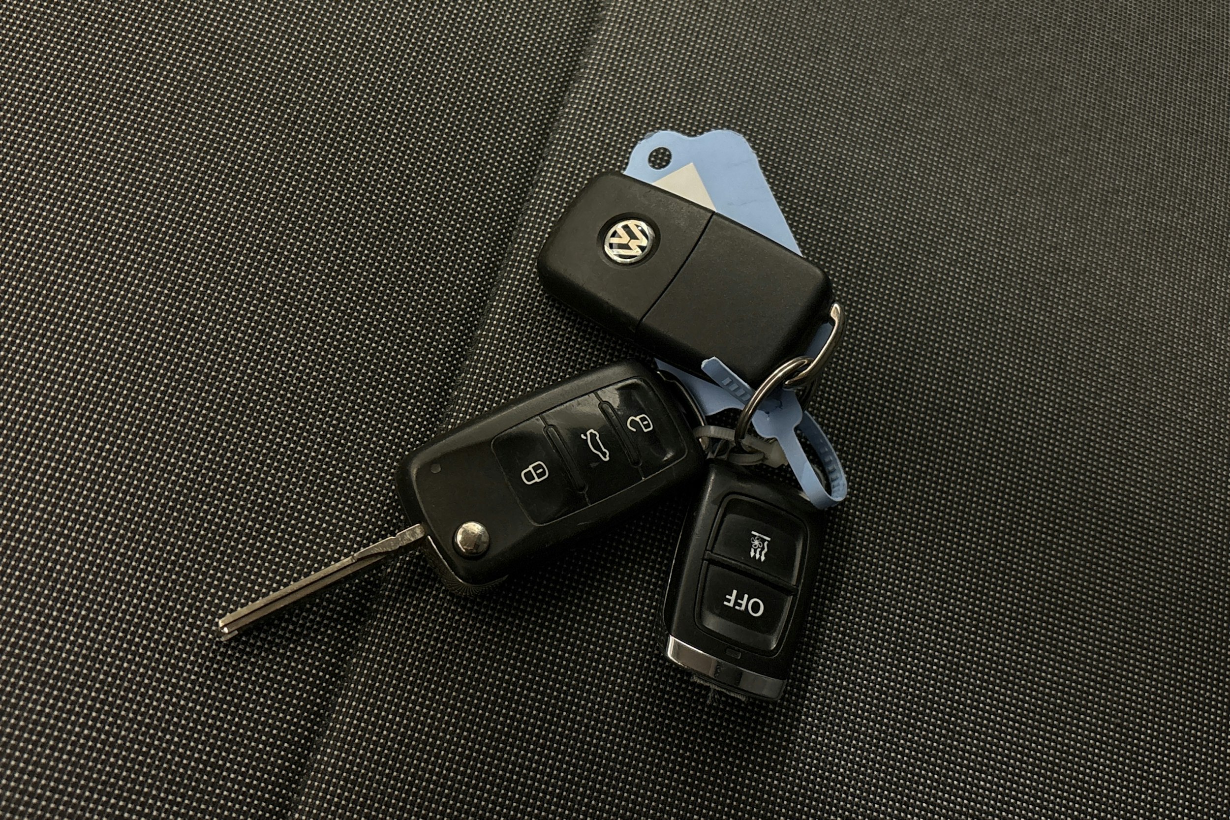 valkoinen Volkswagen Transporter 2018 kuva 19.