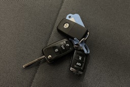 valkoinen Volkswagen Transporter 2018 kuva 19.