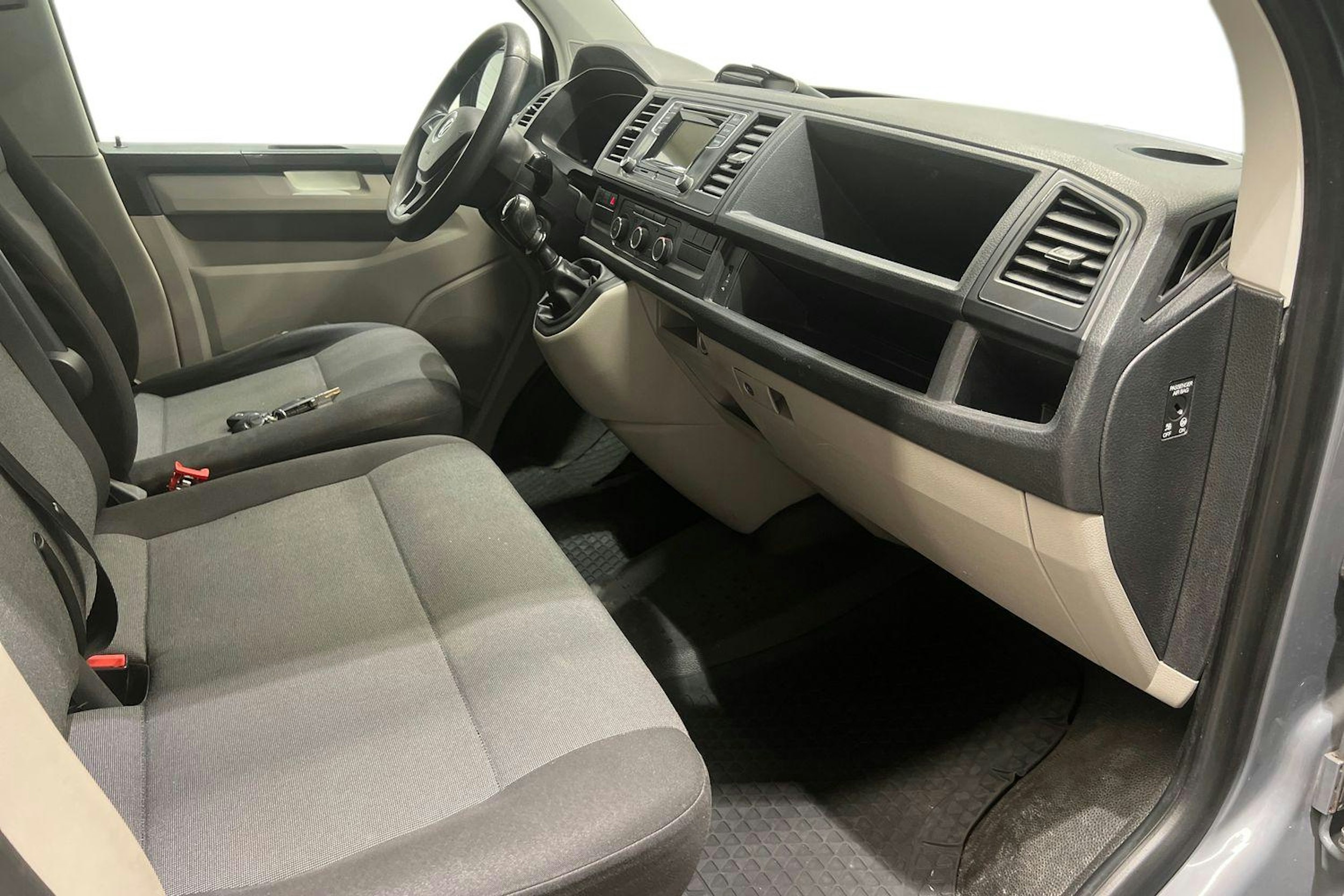 Harmaa Volkswagen TRANSPORTER 2018 kuva 10.