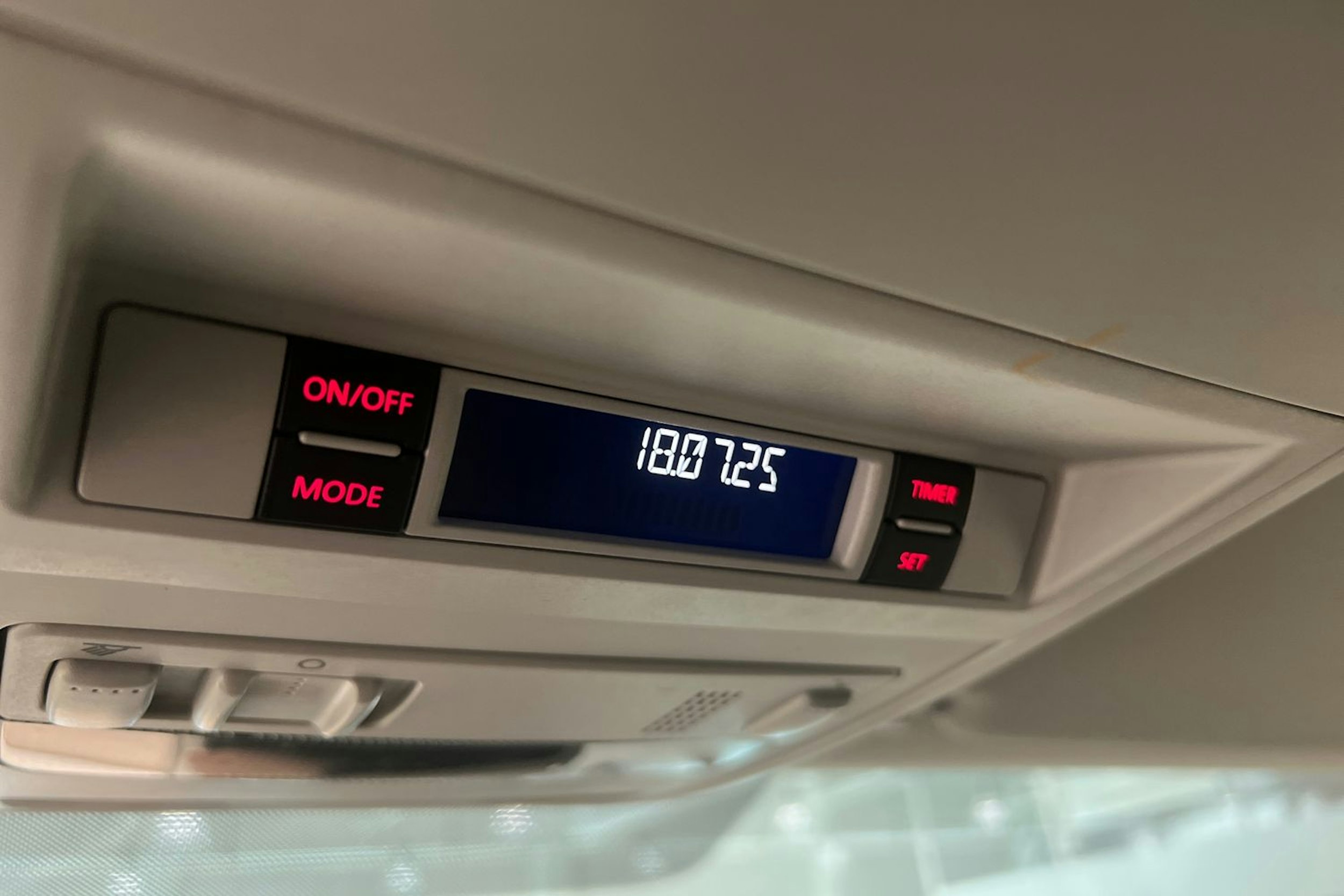 Harmaa Volkswagen TRANSPORTER 2018 kuva 13.