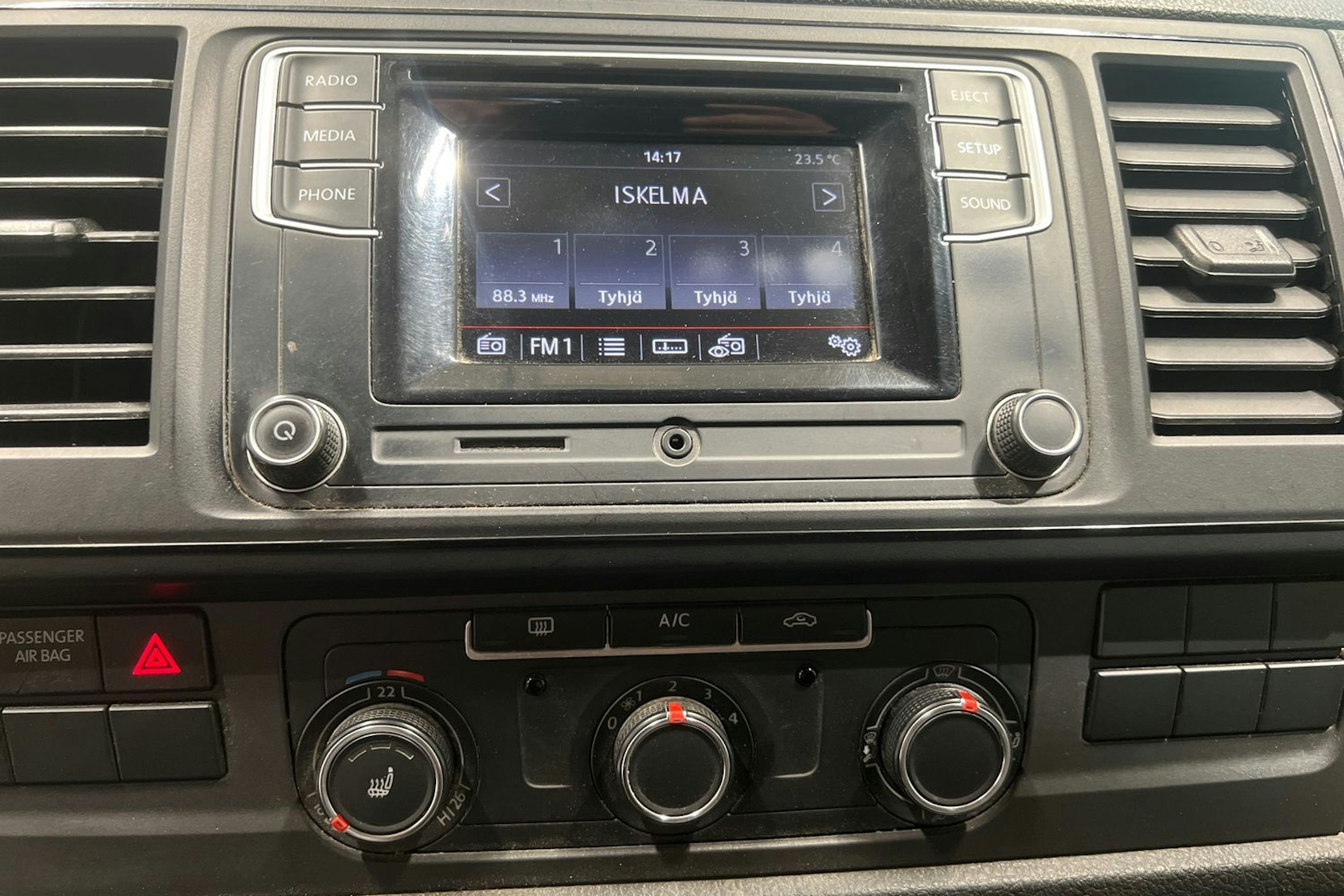 Harmaa Volkswagen TRANSPORTER 2018 kuva 14.