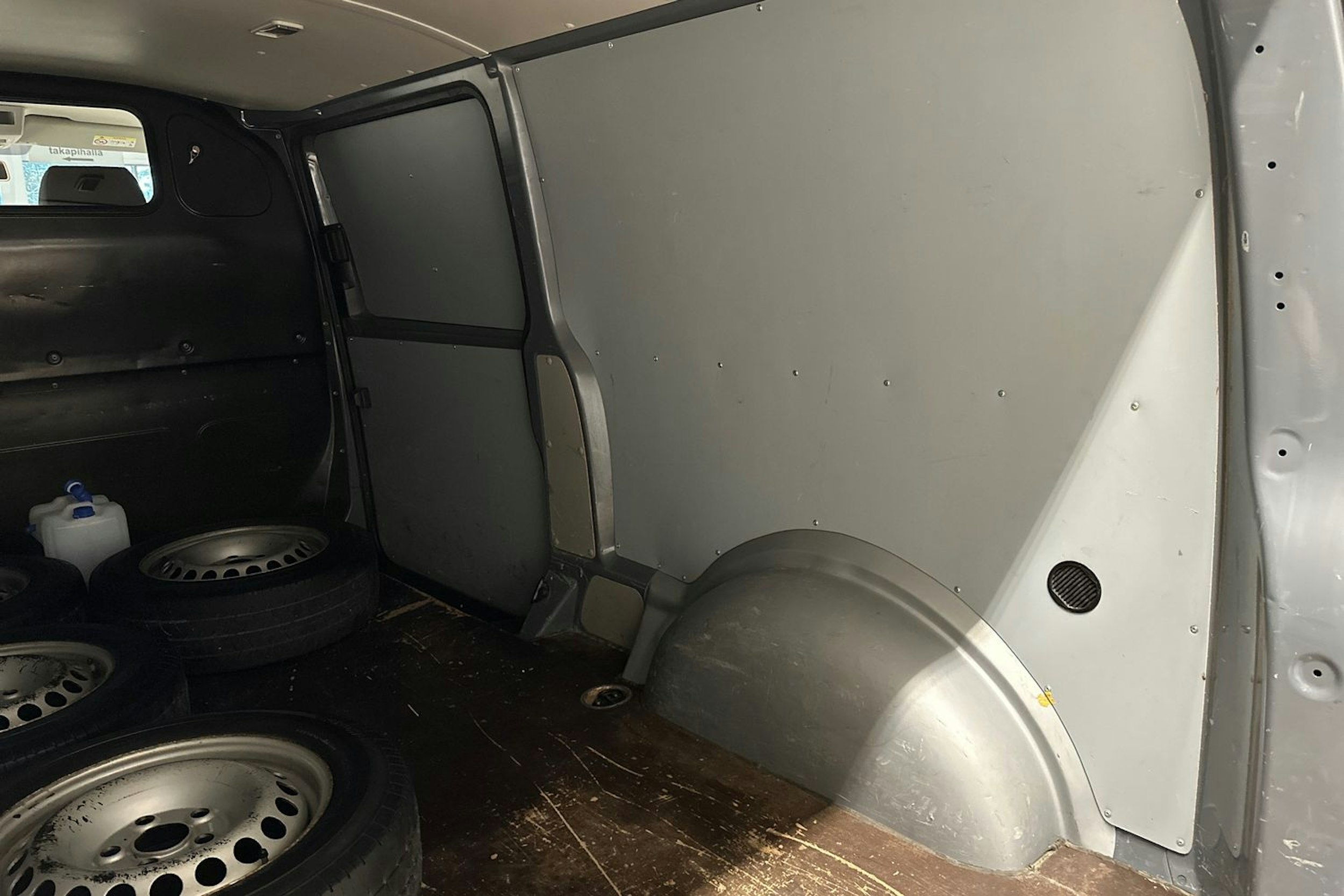 Harmaa Volkswagen TRANSPORTER 2018 kuva 27.