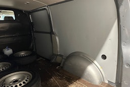 Harmaa Volkswagen TRANSPORTER 2018 kuva 27.