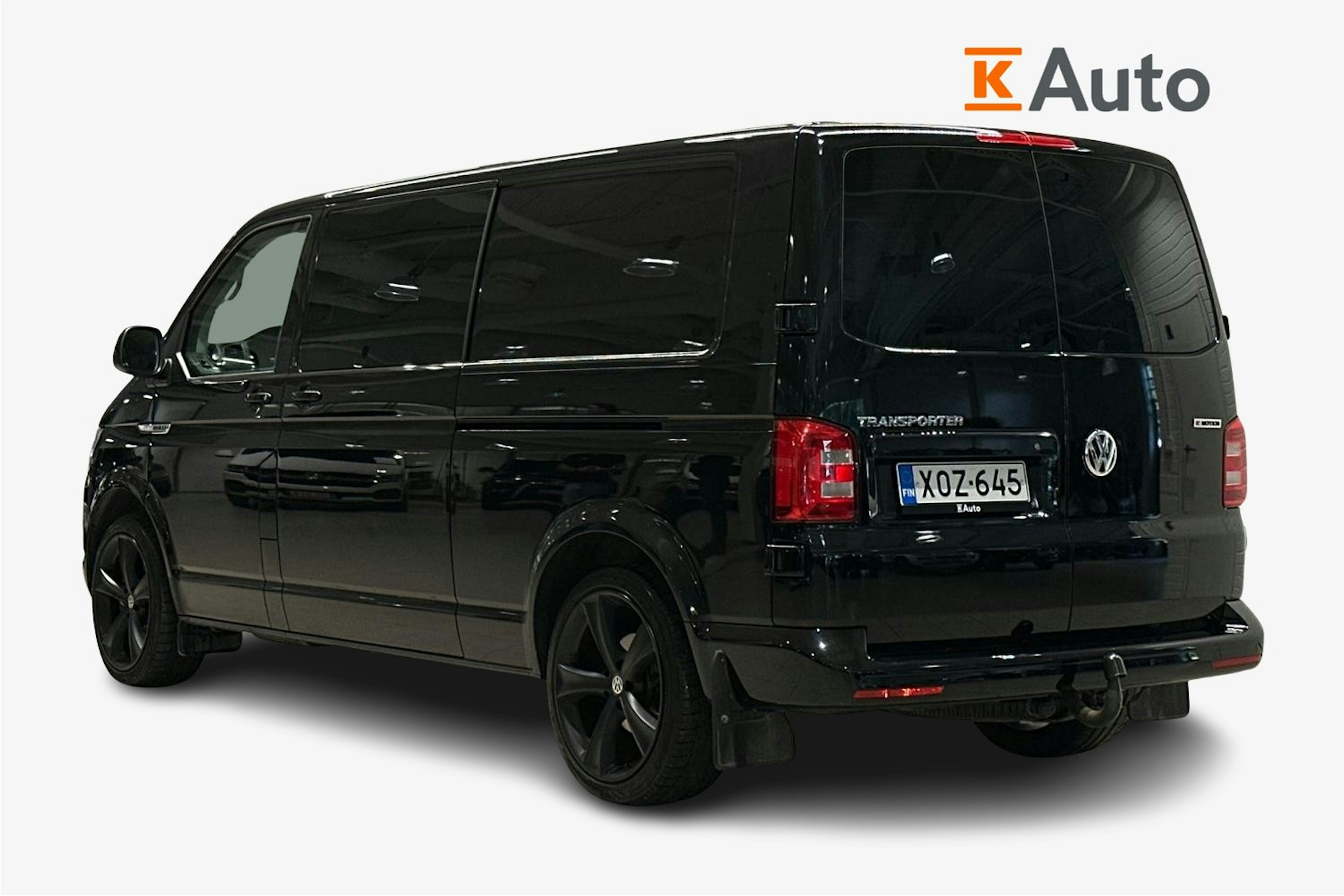 musta Volkswagen Transporter 2018 kuva 2.