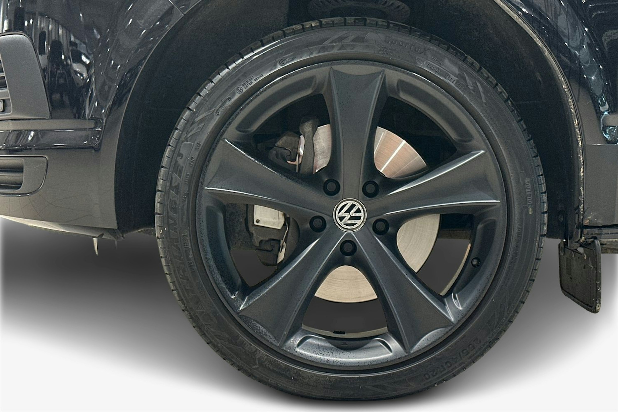 musta Volkswagen Transporter 2018 kuva 11.