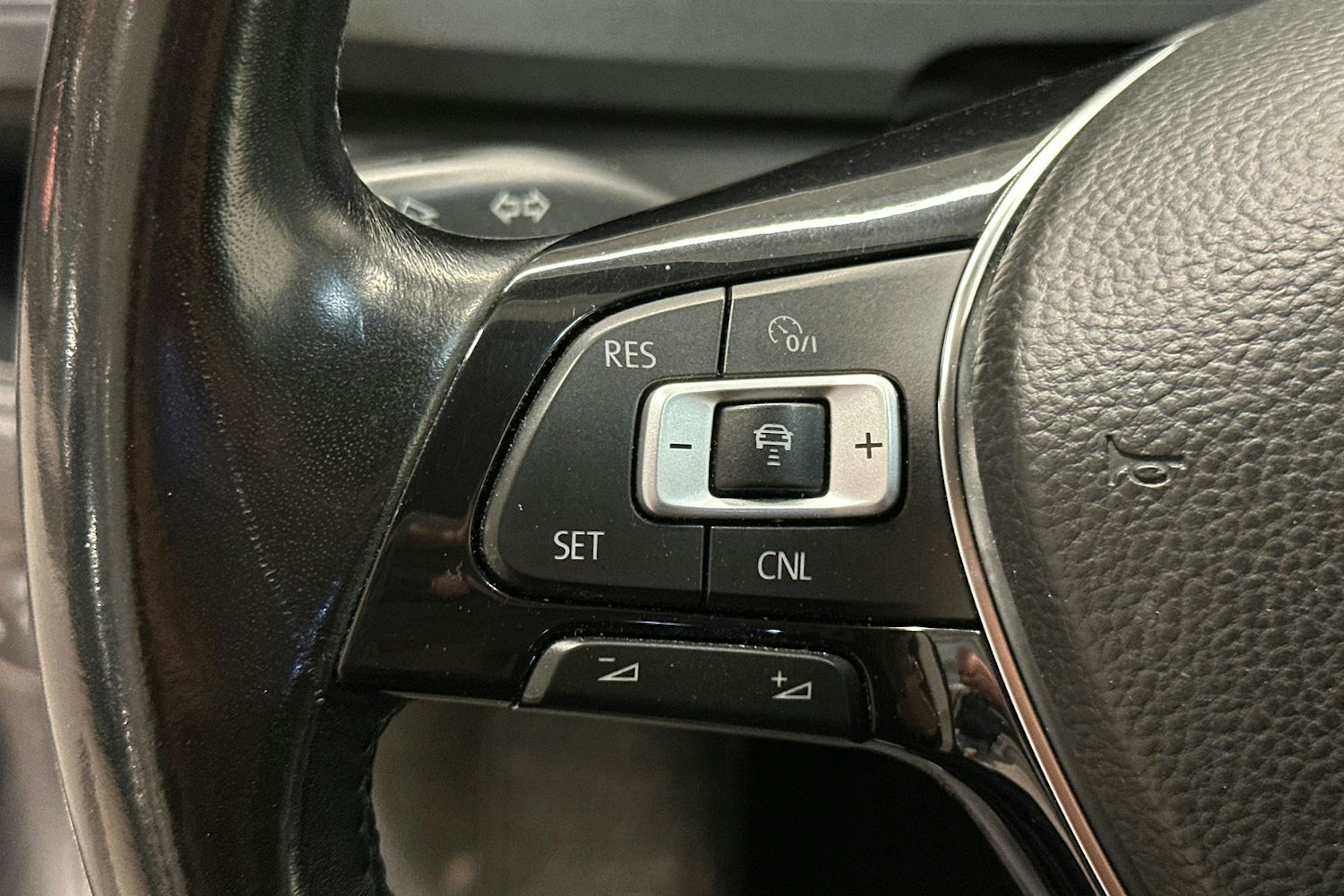 musta Volkswagen Transporter 2018 kuva 14.
