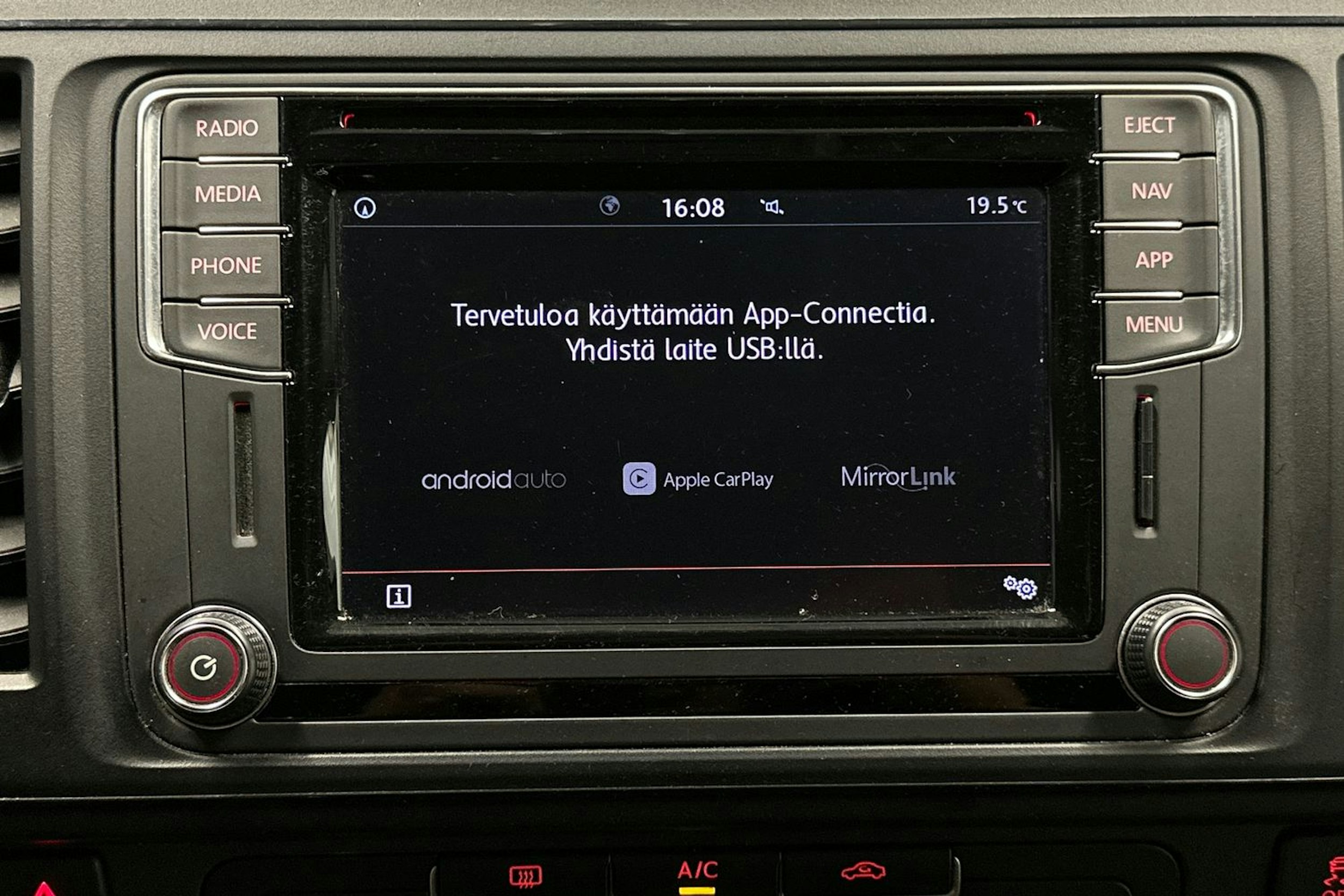 musta Volkswagen Transporter 2018 kuva 18.