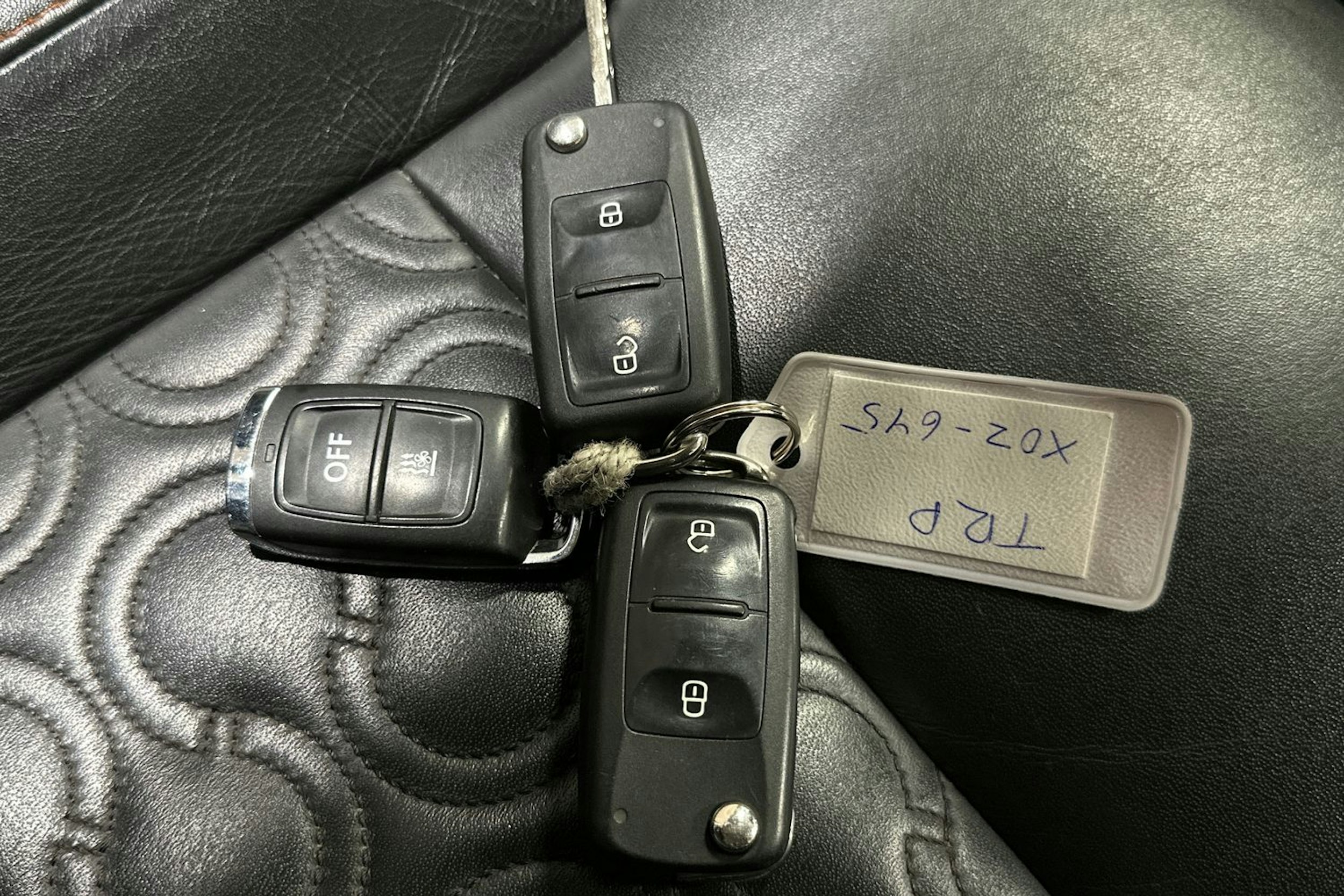 musta Volkswagen Transporter 2018 kuva 24.