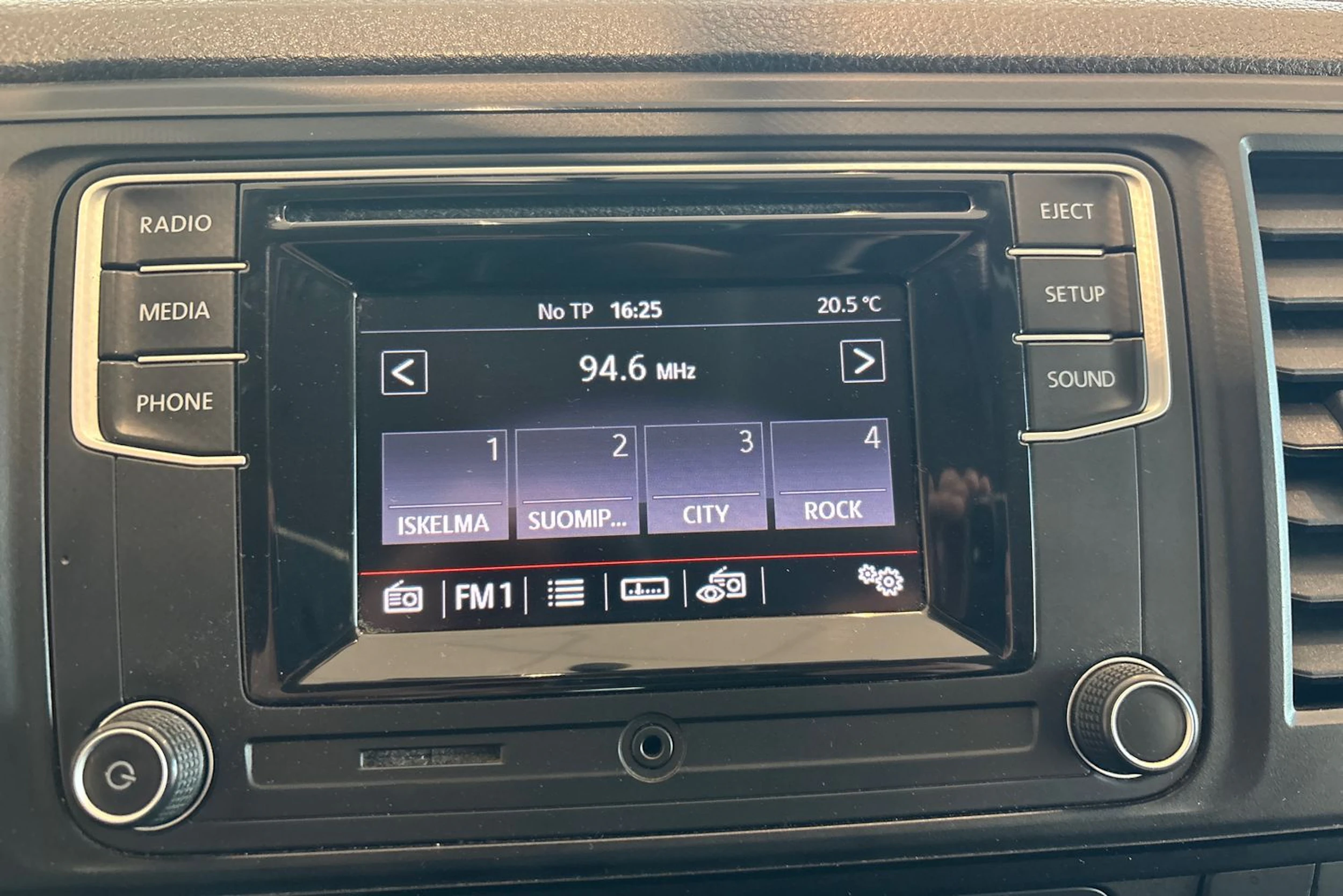 sininen Volkswagen Transporter 2018 kuva 19.