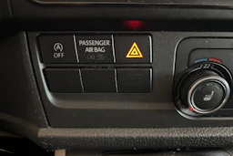 sininen Volkswagen Transporter 2018 kuva 20.