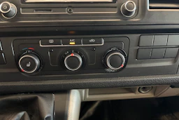 sininen Volkswagen Transporter 2018 kuva 21.