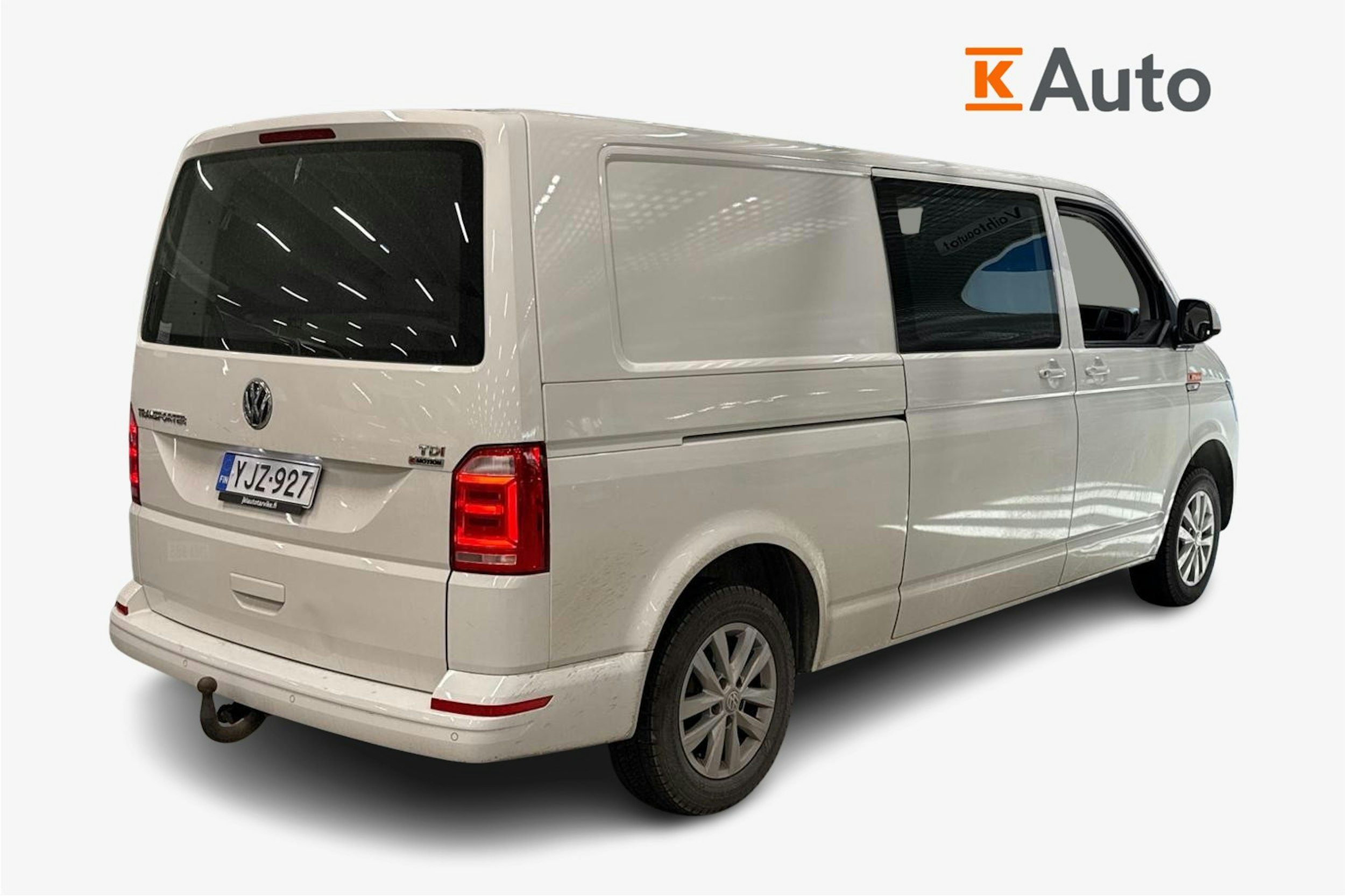 valkoinen Volkswagen Transporter 2018 kuva 2.