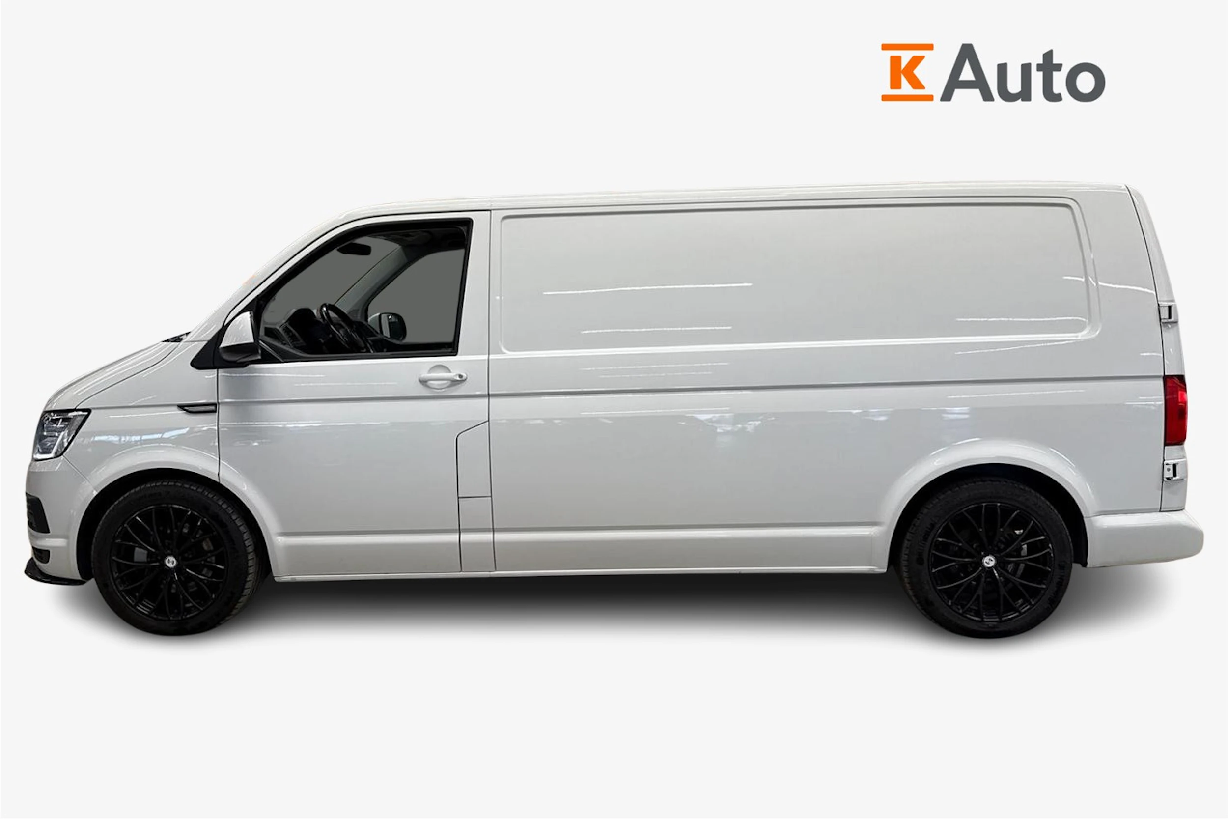valkoinen Volkswagen Transporter 2018 kuva 5.