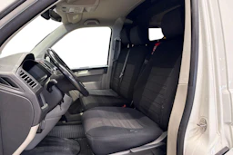 valkoinen Volkswagen Transporter 2018 kuva 6.