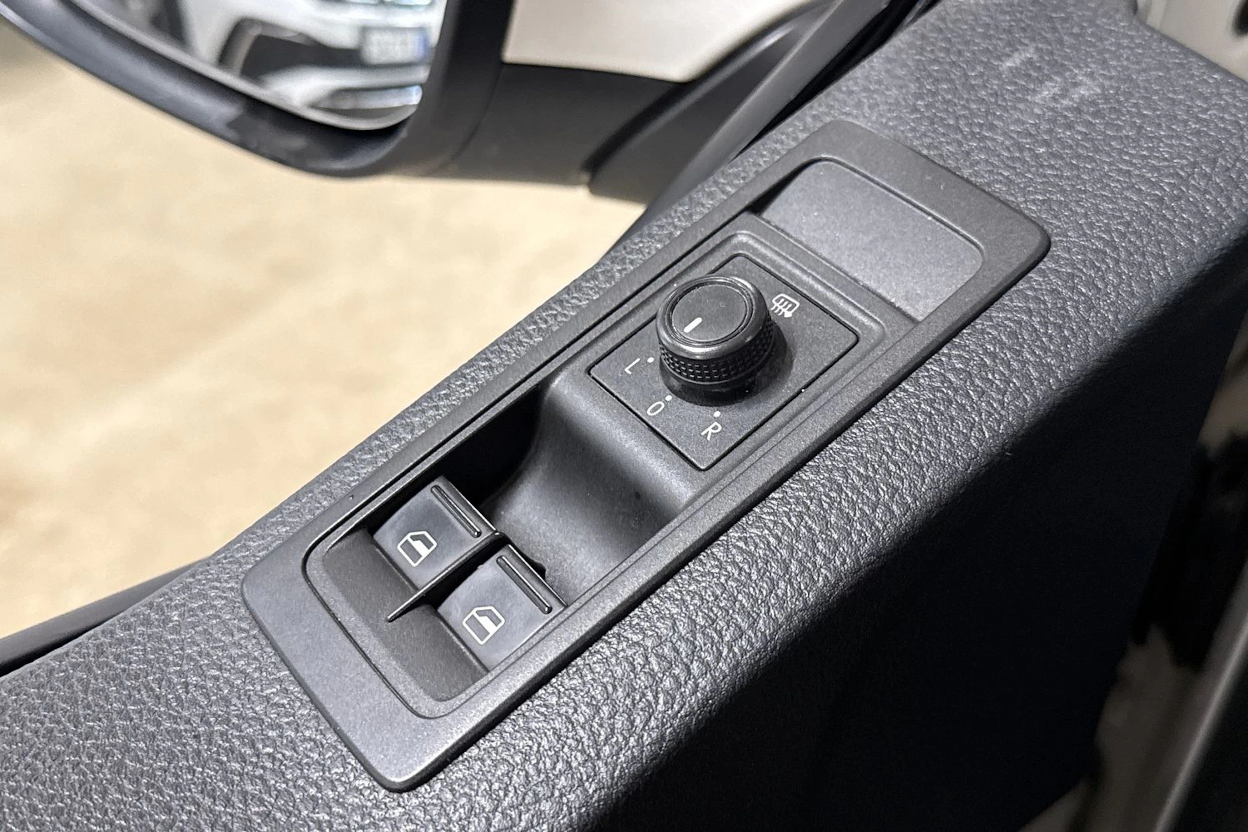 valkoinen Volkswagen Transporter 2018 kuva 10.