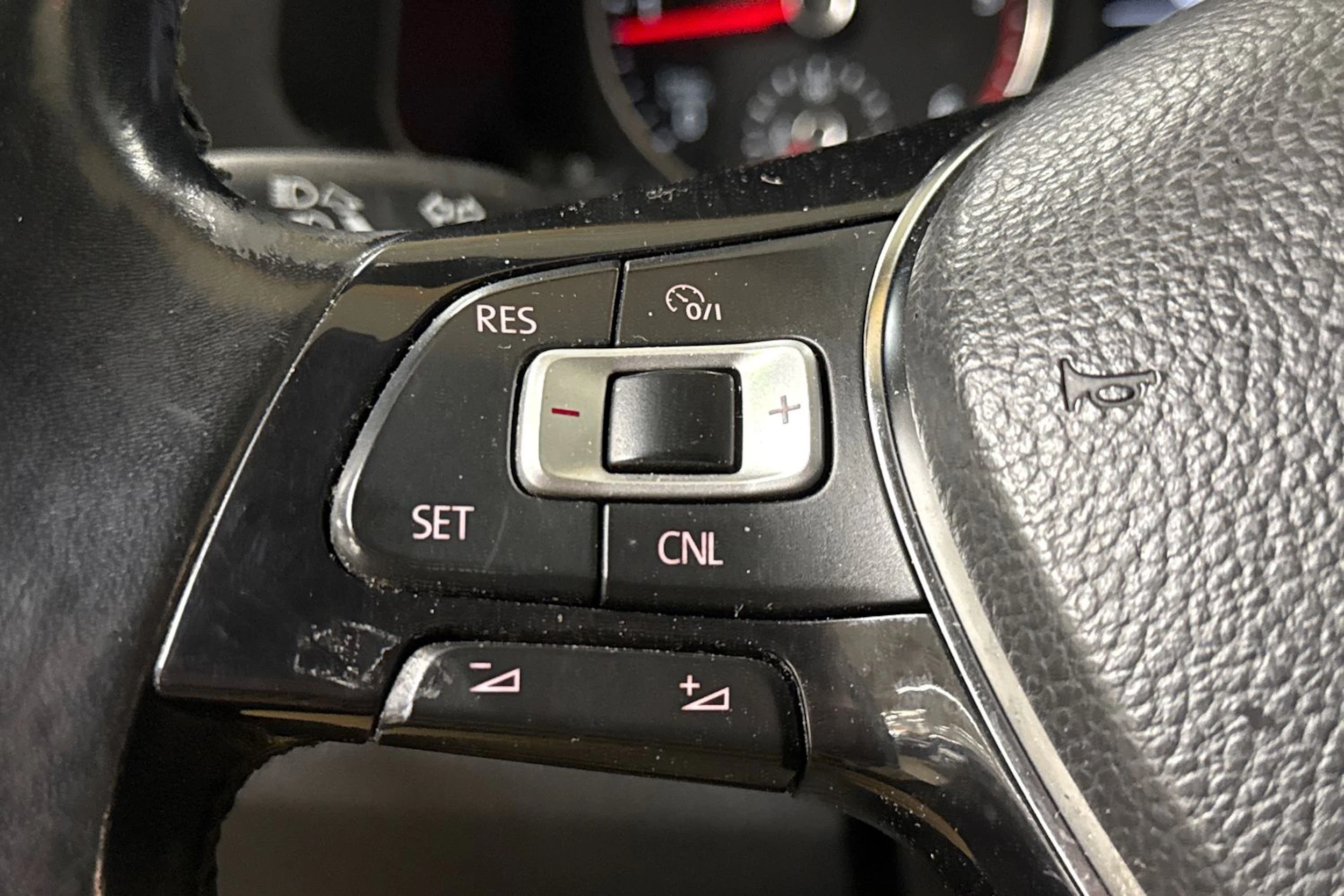 valkoinen Volkswagen Transporter 2018 kuva 12.