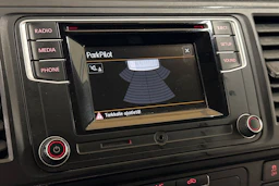 valkoinen Volkswagen Transporter 2018 kuva 16.