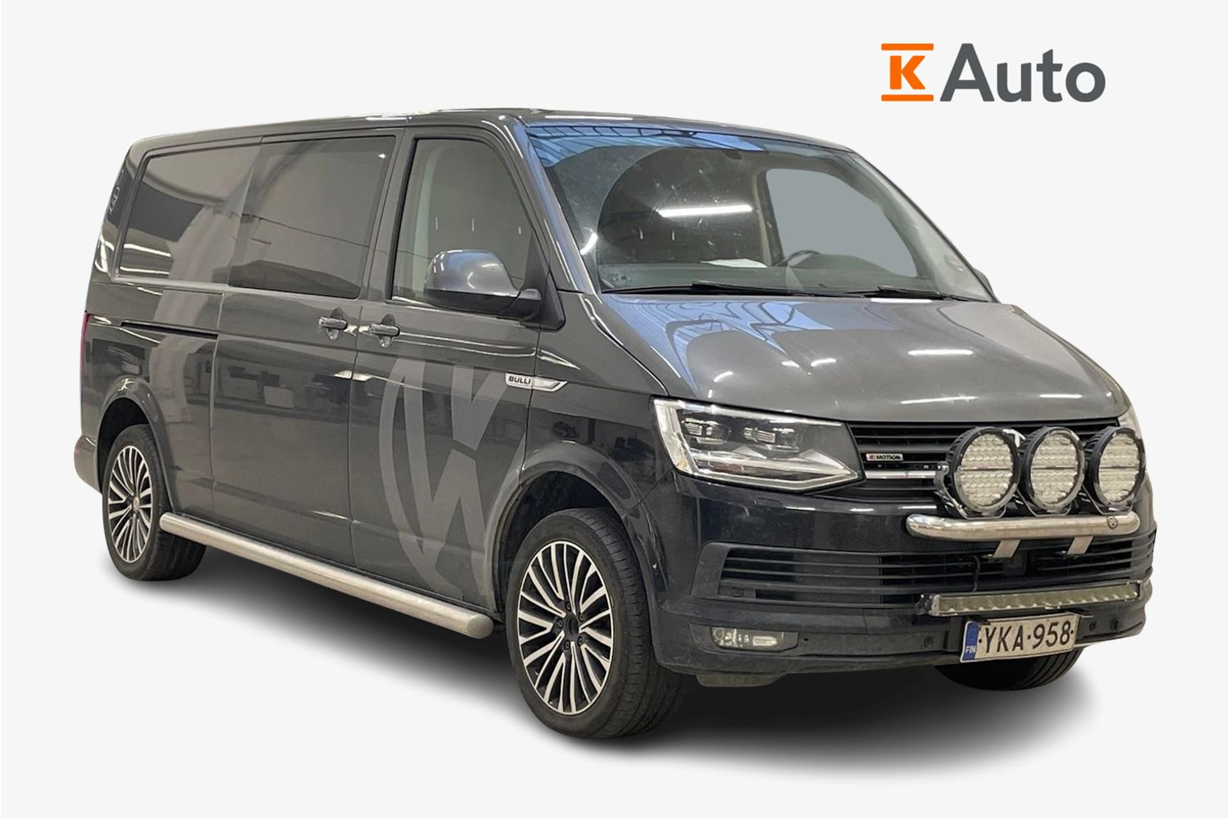 harmaa Volkswagen Transporter 2018 kuva 1.