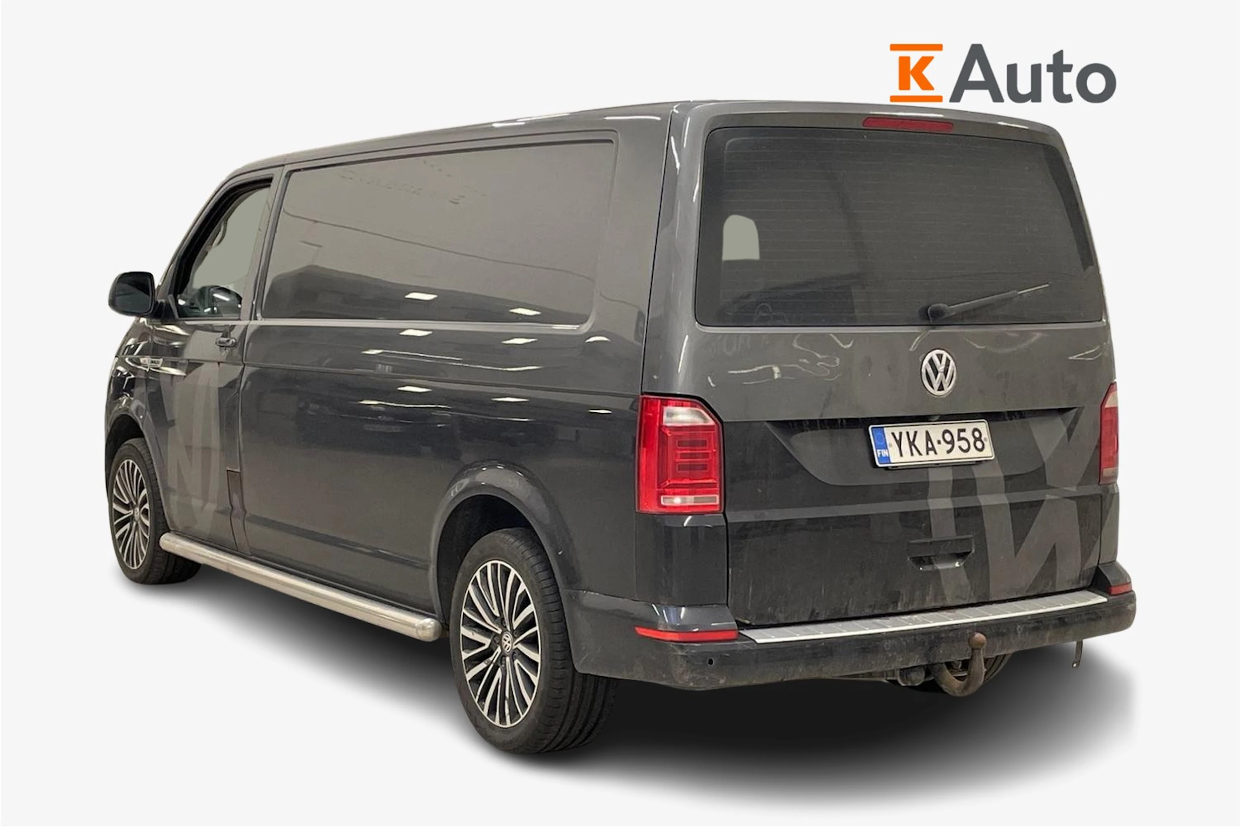 harmaa Volkswagen Transporter 2018 kuva 2.