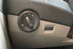 valkoinen Volkswagen Transporter 2018 kuva 22.