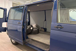 sininen Volkswagen Transporter 2018 kuva 11.