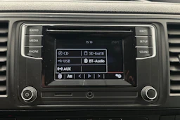 sininen Volkswagen Transporter 2018 kuva 13.