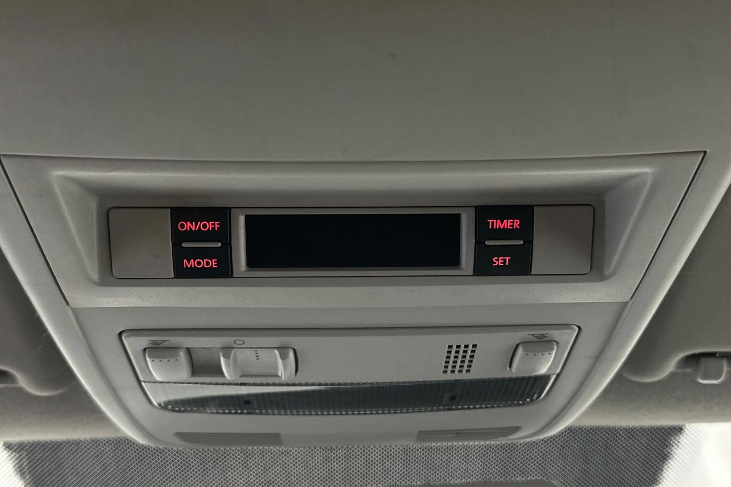 sininen Volkswagen Transporter 2018 kuva 14.