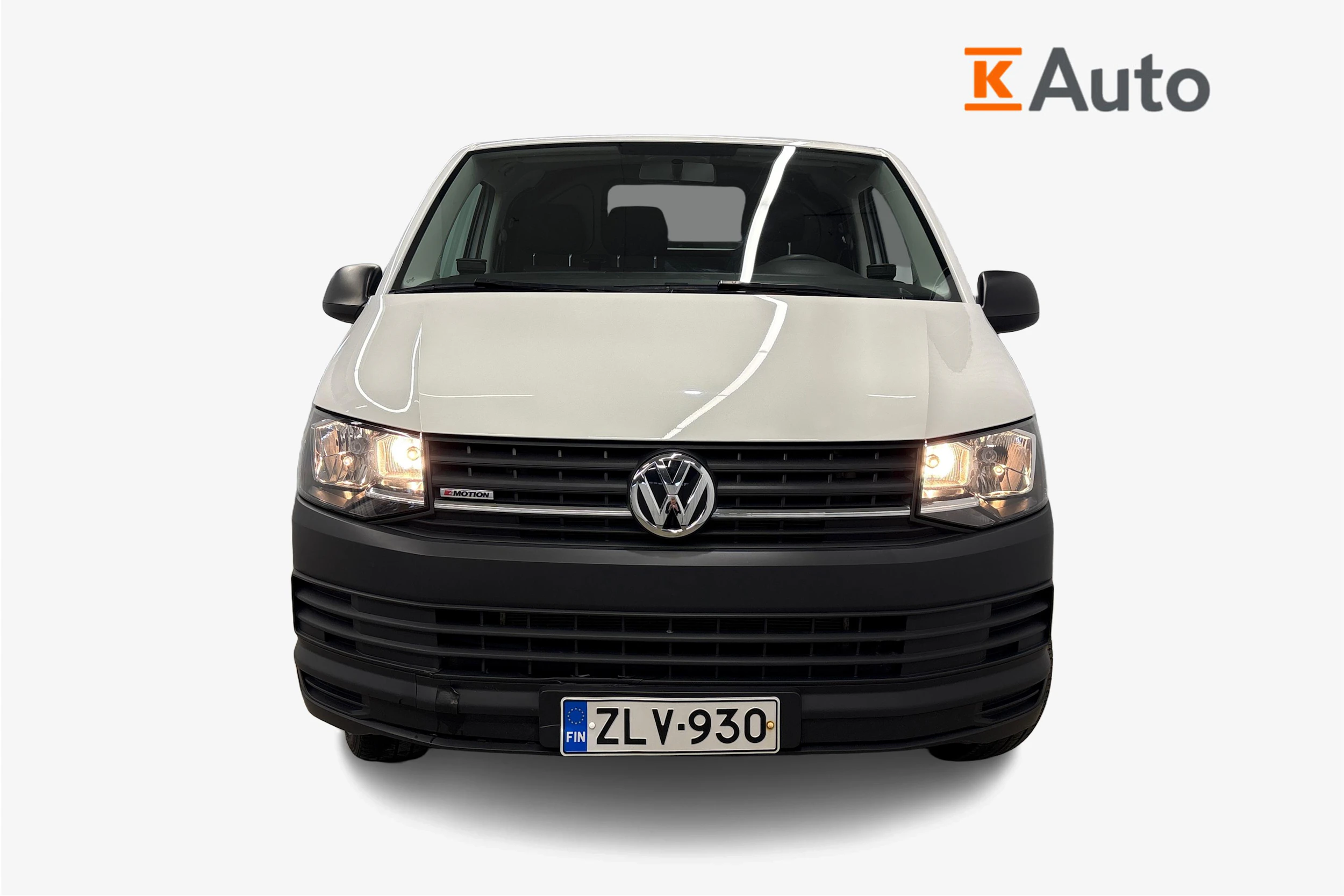 valkoinen Volkswagen Transporter 2018 kuva 4.