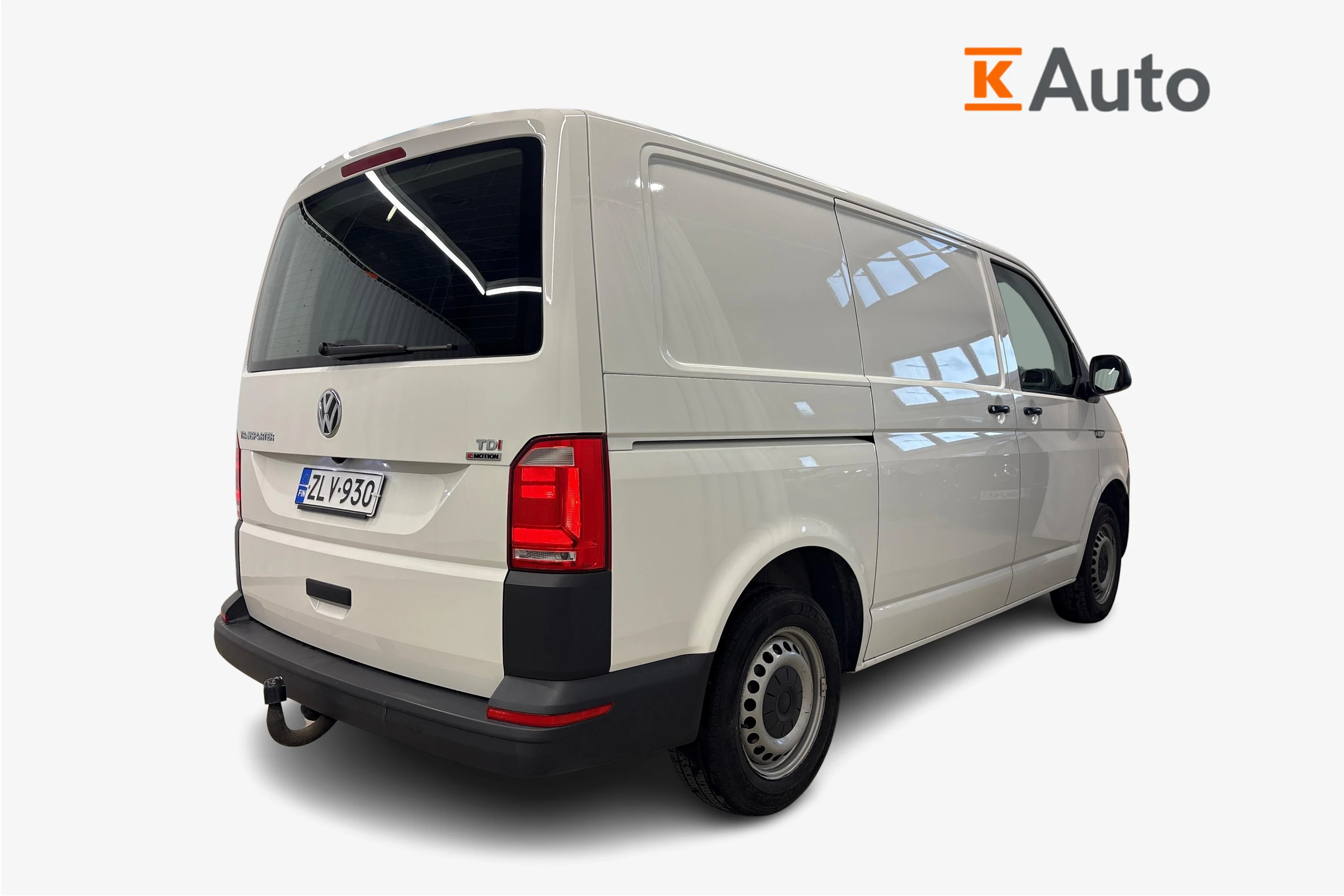 valkoinen Volkswagen Transporter 2018 kuva 5.