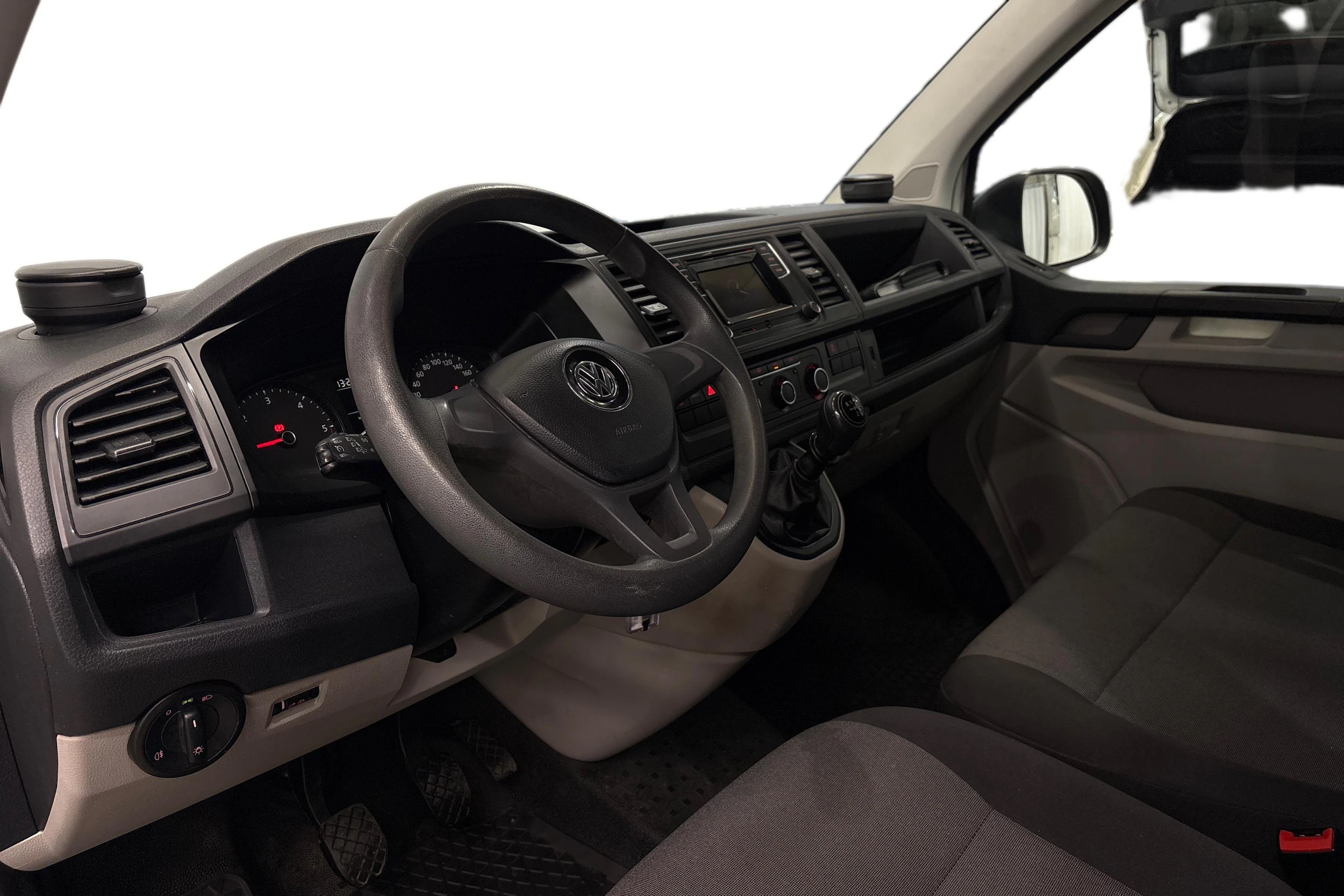 valkoinen Volkswagen Transporter 2018 kuva 7.