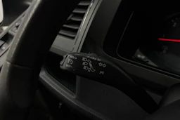 valkoinen Volkswagen Transporter 2018 kuva 20.