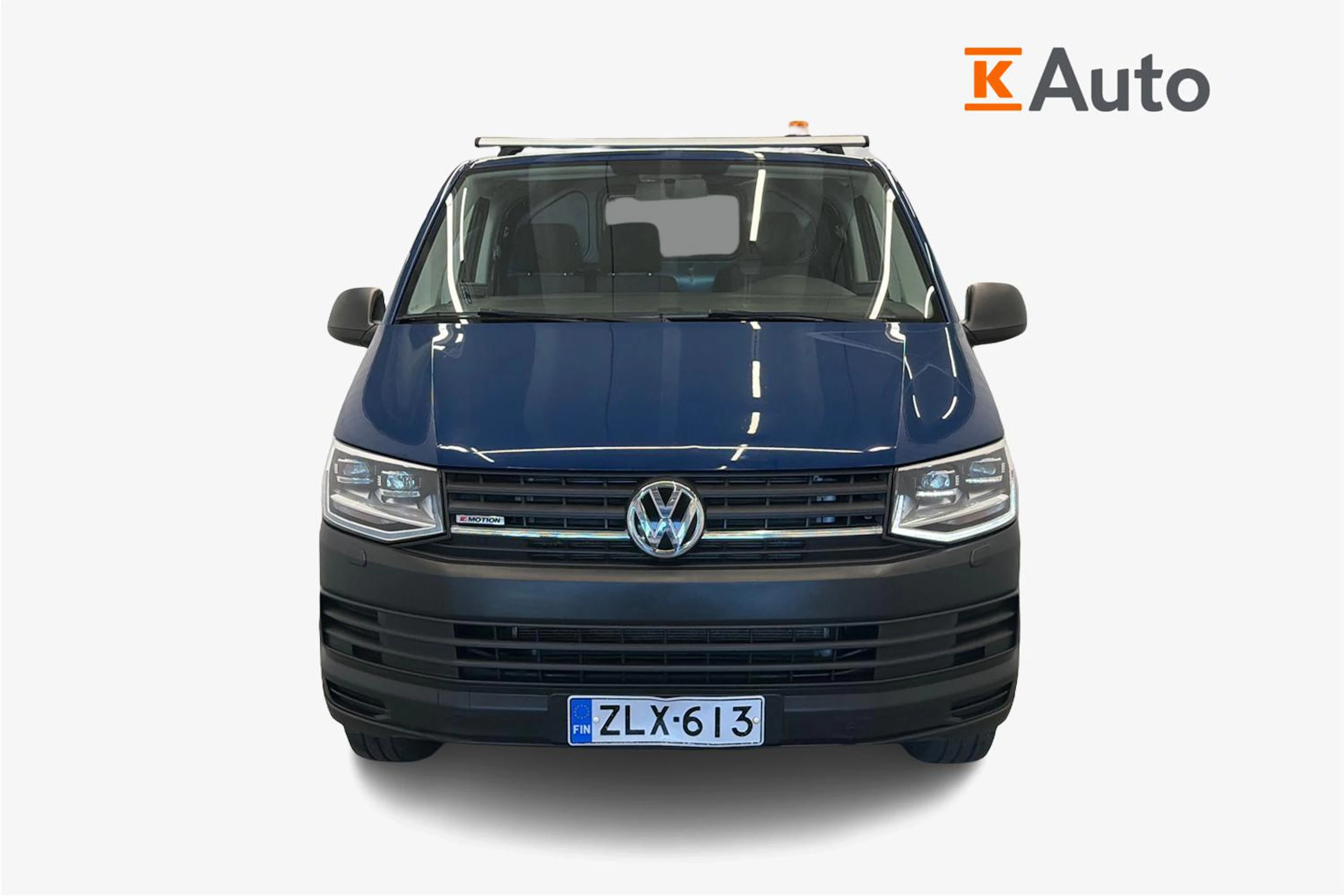 sininen Volkswagen Transporter 2018 kuva 5.